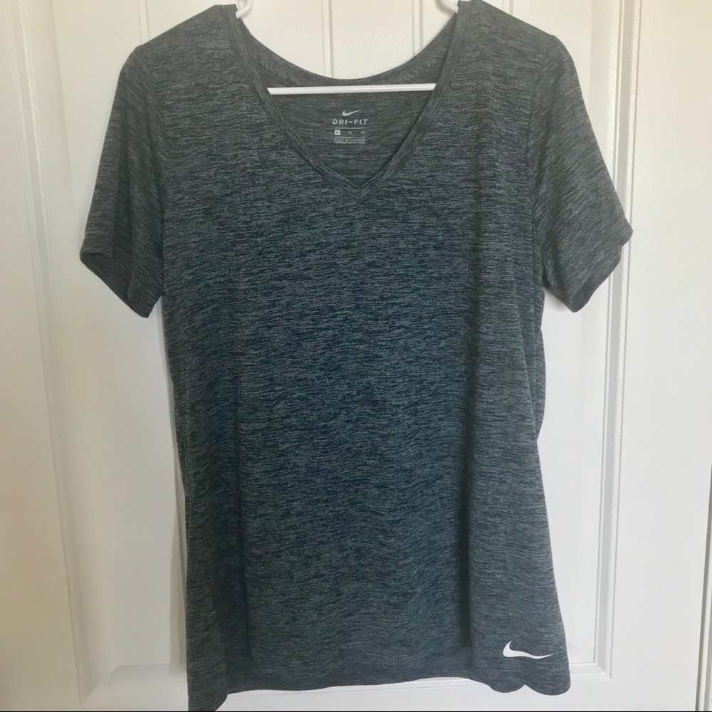 NIKE DRI-FIT V NECK T-SHIRT XL GRAY